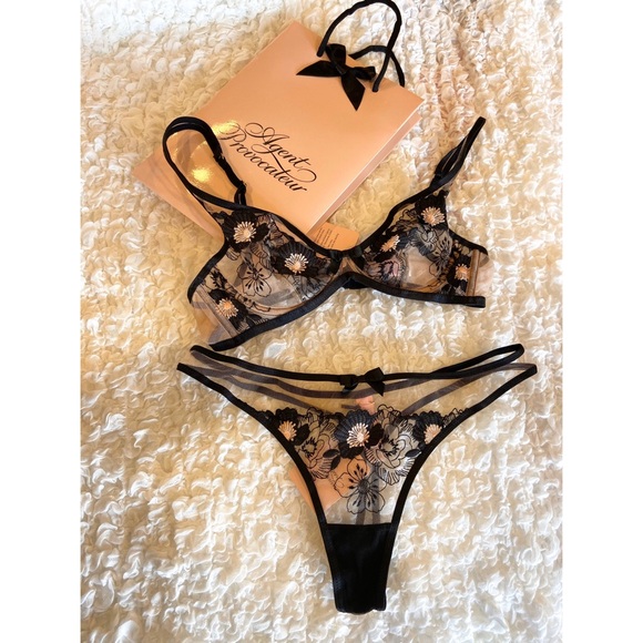 Agent Provocateur Other - AGENT PROVOCATEUR Janie Bra & Thong Set